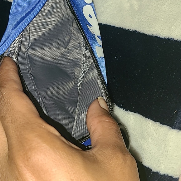 NWOT COOKIES MINI FANNIE POUCH - Picture 4 of 5